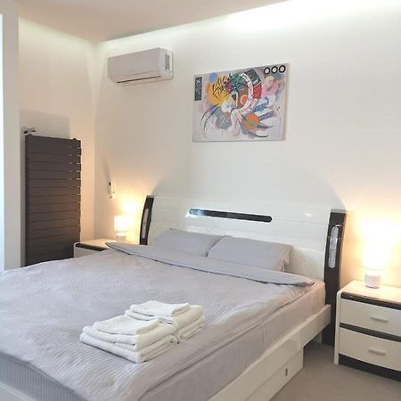 Stylish Riverside Apartments In Riviera Complex 니콜라예프 외부 사진