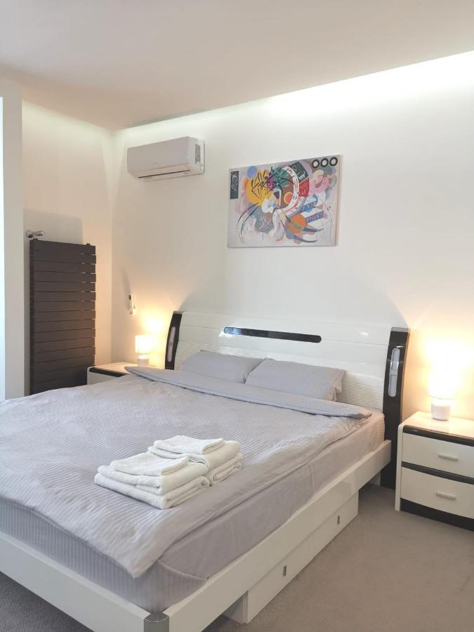 Stylish Riverside Apartments In Riviera Complex 니콜라예프 외부 사진
